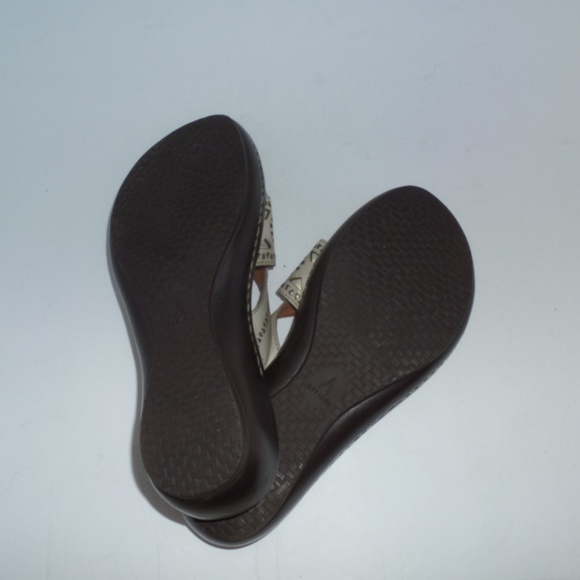 Clarks Artisan Collection Leather Cut-Out Sandals - Picture 4 of 5